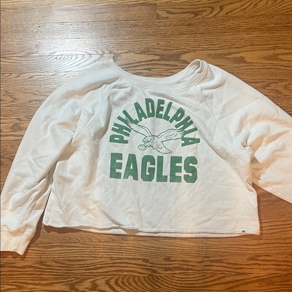 47 Tops - 47 Women's White and Green Philadelphia Eagles Sweatshirt